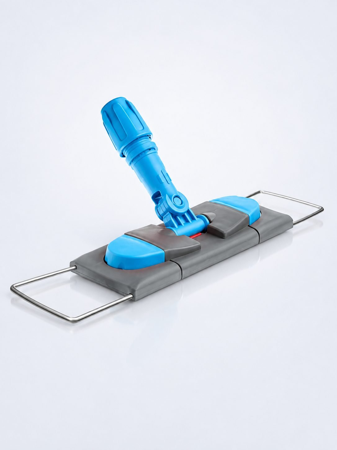 Suport metalic pentru mop plat profesional 40 cm, cu buzunare, albastru – Performanță și igienă pentru spațiile administrative