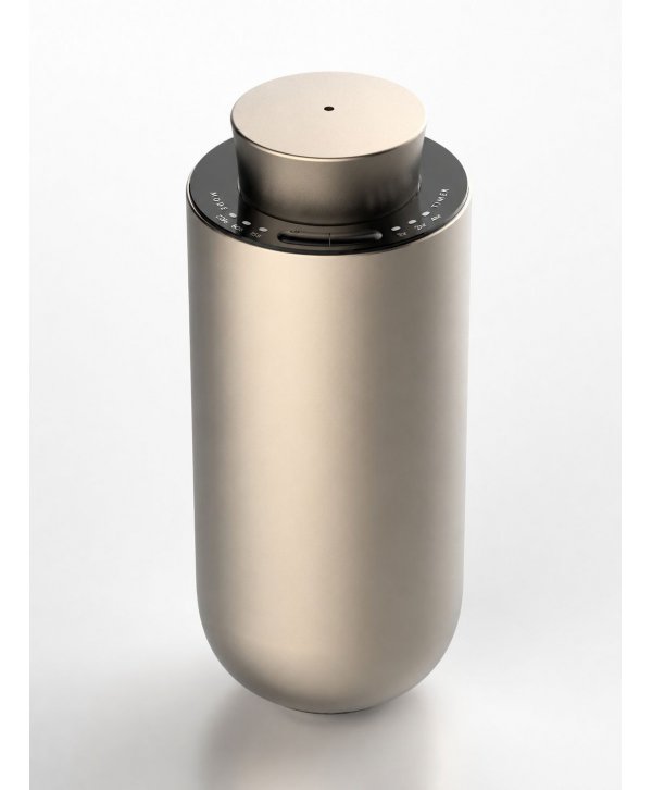 Difuzor Gold Champagne pentru esențe odorizante prin nebulizare – Soluția ideală pentru auto și birou Difuzor Gold Champagne pentru esențe odorizante prin nebulizare – Soluția ideală pentru auto și birou
